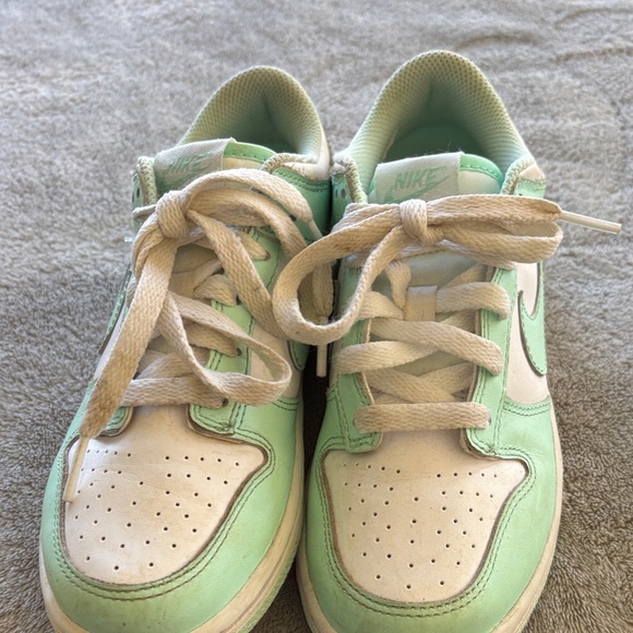 Nike Kids Sneakers in Mint and White - Picture 6 of 11